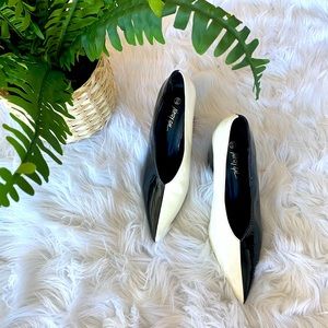 Trendy color block pointy toe block heel